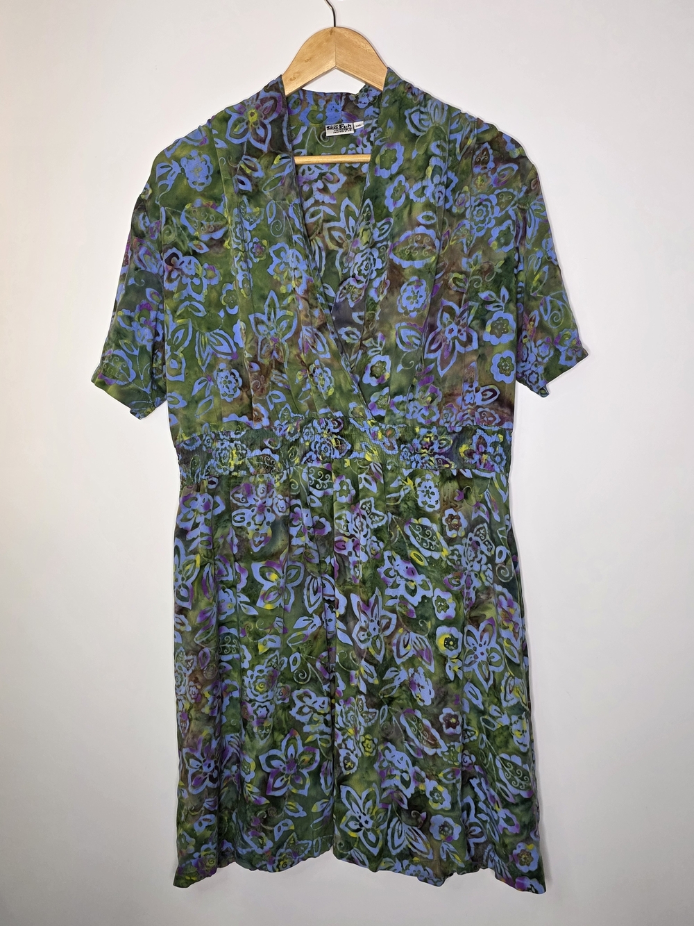 Go Fish Green & Blue  Floral Short Sleeve rayon Dress Elastic Waist Vneck